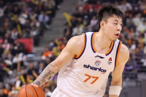 媒体人:广厦锋线群难以招架张镇麟 上海的阵容厚度优势让人绝望配图