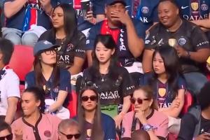 赢家!李刚仁获第二座欧冠成韩国第一人,“财阀女友”现场观战配图