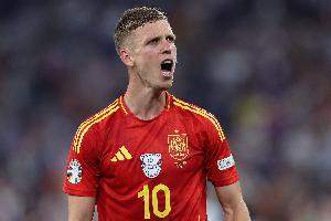 每体:奥尔莫首战替补出场表现亮眼,向主力位置发起冲击配图