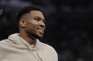 Shams:整个NBA都在等着字母哥的情况 他的去向将影响多支队伍配图