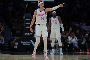 冲突内幕:字母交易是导火索!希罗不满热巴冷眼旁观+双标待遇配图