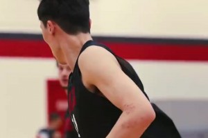 杨瀚森夏联最新训练：底角三分球7连中 各种炸筐状态出色🏀